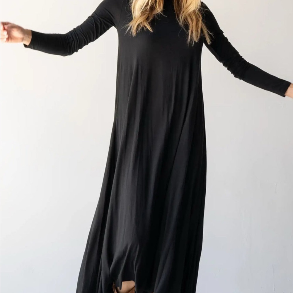 NATURAL LIFE Black Butter Soft Maxi Dress w/Pockets